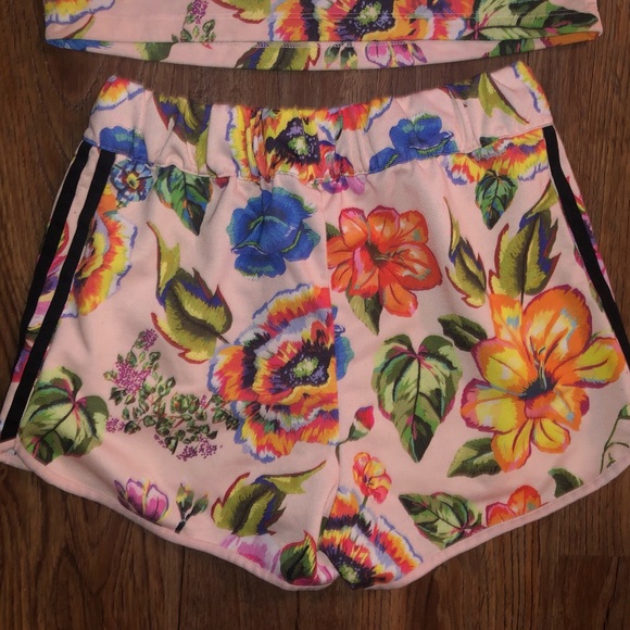 Adidas Floralita Tank and Shorts XS Bundle Set - Picture 5 of 13